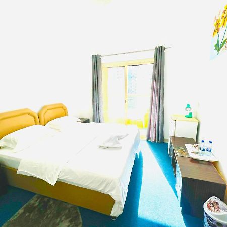 Private Room In 2Br Apartment Dubaj Zewnętrze zdjęcie