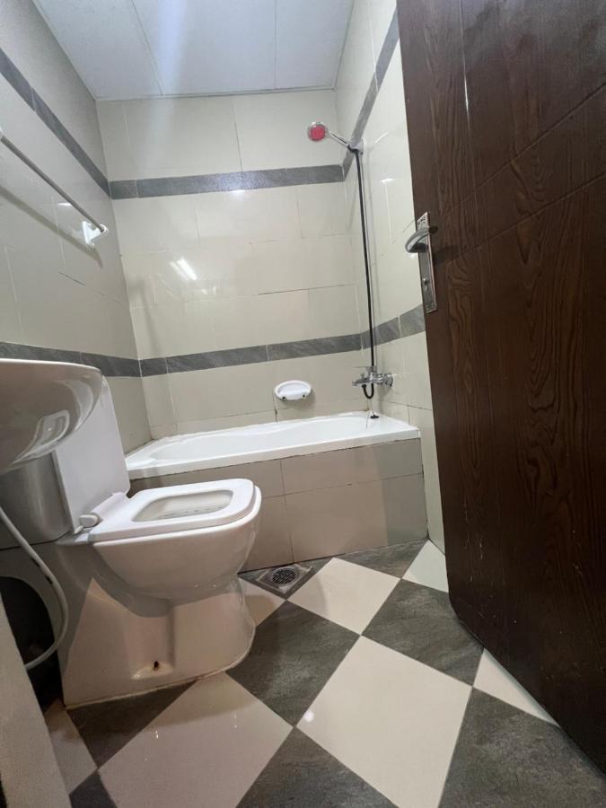 Private Room In 2Br Apartment Dubaj Zewnętrze zdjęcie